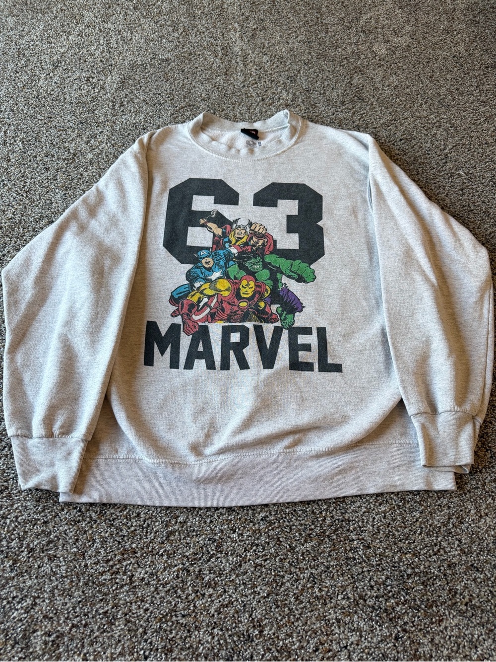 2009 Marvel Comics 63 Superhero Graphic Sweatshirt Gray Medium Y2K